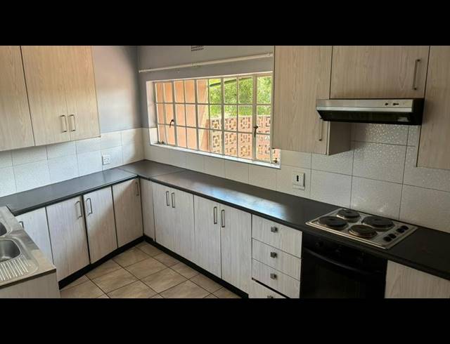 3 BEDROOM PROPERTY TO RENT IN MONDEOR